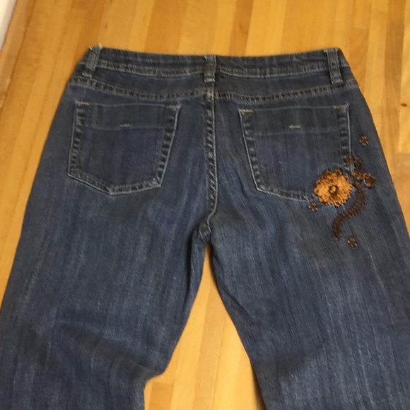 Embroidered Jeans - Picture 2 of 3